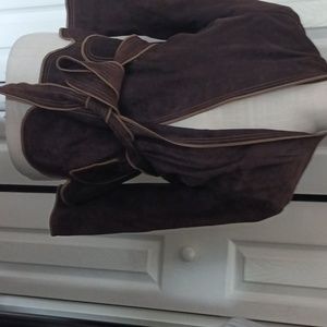 BCBG MaxaZeriA size Small Brown leather